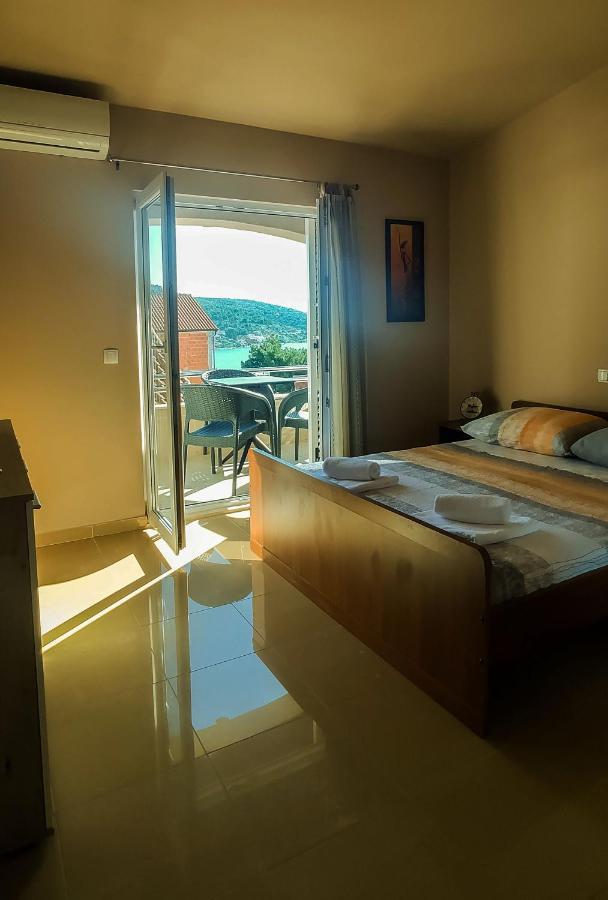 Apartments Karla Rogoznica  Ngoại thất bức ảnh