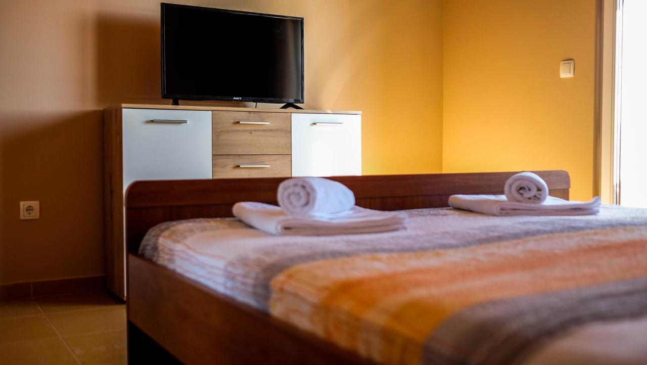 Apartments Karla Rogoznica  Ngoại thất bức ảnh