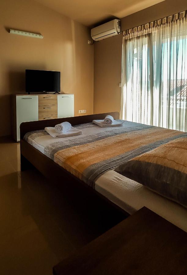 Apartments Karla Rogoznica  Ngoại thất bức ảnh